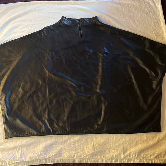 Leather Poncho Cape Black Oversized - Picture 3 of 11
